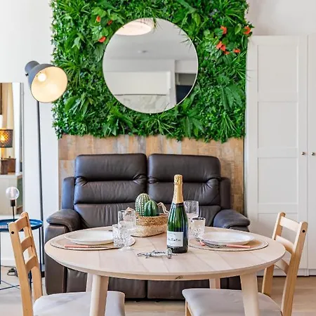 Aurora Lov'room Proche De Saint Charles Apartment