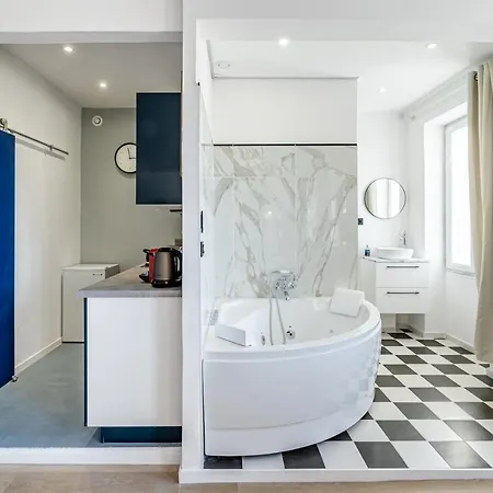 Aurora Lov'room Proche De Saint Charles *
